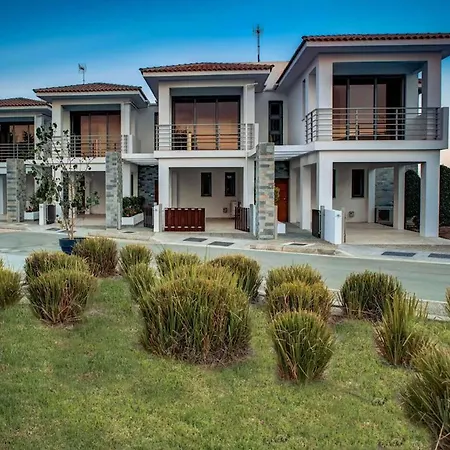 빌라 Mazatos Beachfront Gardens - With Garden View And Private Pool - Stunning & Tranquil Retreat - 3 Bedrooms 마조토스